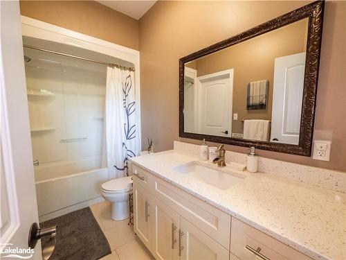 4330 Marr Lane, Coldwater, ON - Indoor Photo Showing Bathroom