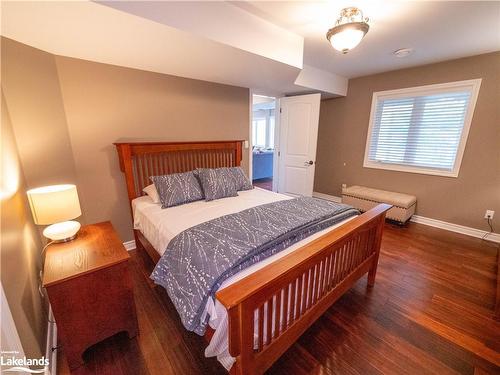 4330 Marr Lane, Coldwater, ON - Indoor Photo Showing Bedroom