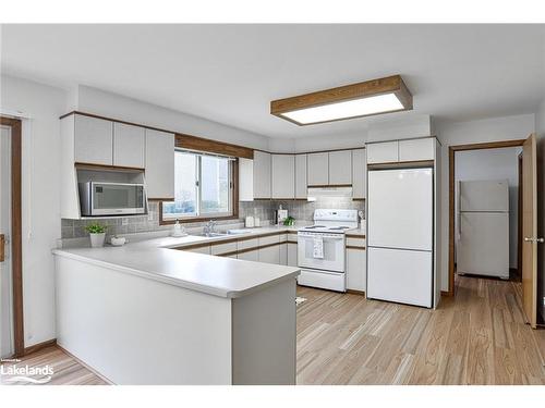 91 Clarke Crescent, Port Sydney, ON - Indoor Photo Showing Kitchen