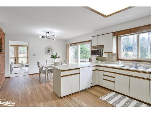 91 Clarke Crescent, Port Sydney, ON - Indoor Photo Showing Kitchen With Double Sink