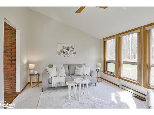 91 Clarke Crescent, Port Sydney, ON - Indoor Photo Showing Living Room