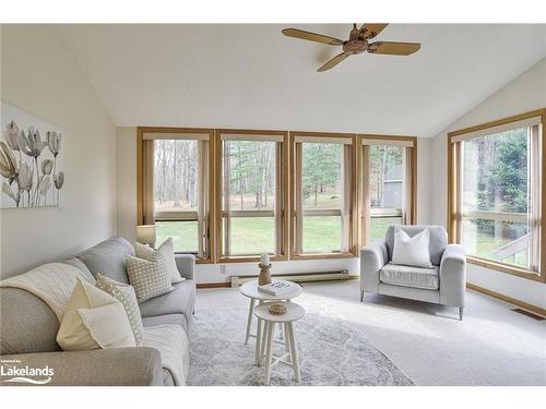 91 Clarke Crescent, Port Sydney, ON - Indoor Photo Showing Living Room