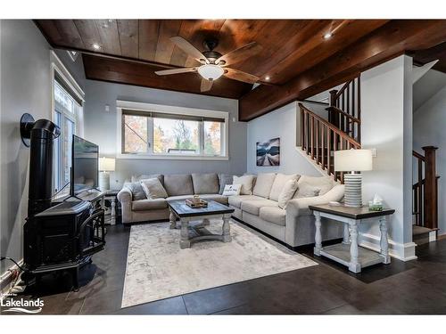 1749 Champlain Road, Tiny, ON - Indoor Photo Showing Living Room