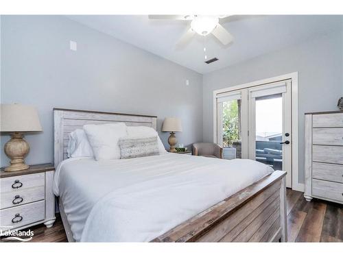 1749 Champlain Road, Tiny, ON - Indoor Photo Showing Bedroom