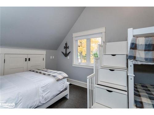 1749 Champlain Road, Tiny, ON - Indoor Photo Showing Bedroom