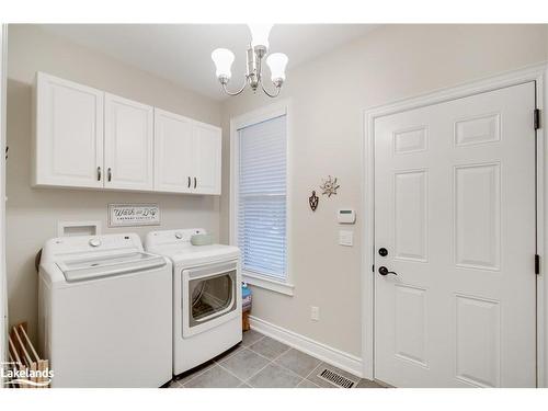 17 Gainsborough Road, Bracebridge, ON - Indoor Photo Showing Laundry Room