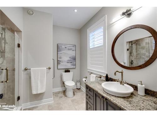 17 Gainsborough Road, Bracebridge, ON - Indoor Photo Showing Bathroom