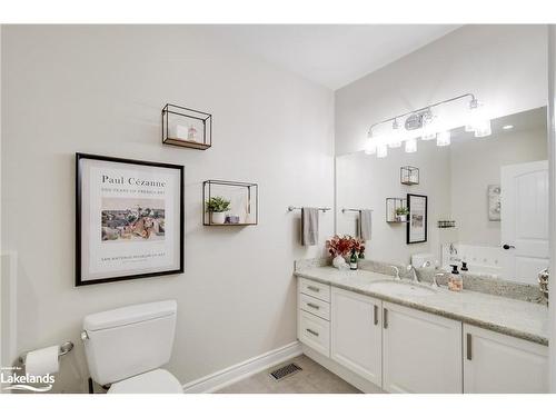 17 Gainsborough Road, Bracebridge, ON - Indoor Photo Showing Bathroom