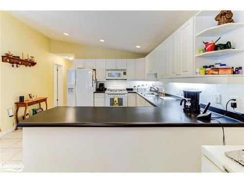 45 Pennsylvania Avenue, Wasaga Beach, ON - Indoor Photo Showing Kitchen With Double Sink