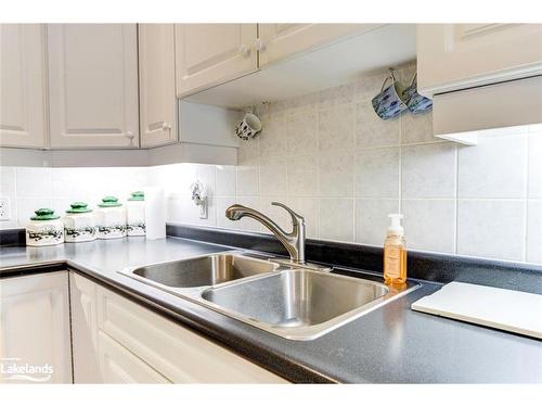 45 Pennsylvania Avenue, Wasaga Beach, ON - Indoor Photo Showing Kitchen With Double Sink