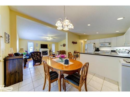 45 Pennsylvania Avenue, Wasaga Beach, ON - Indoor Photo Showing Dining Room