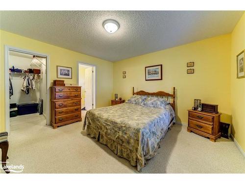 45 Pennsylvania Avenue, Wasaga Beach, ON - Indoor Photo Showing Bedroom