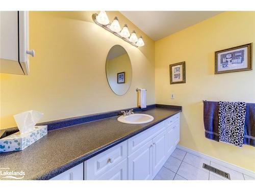 45 Pennsylvania Avenue, Wasaga Beach, ON - Indoor Photo Showing Bathroom