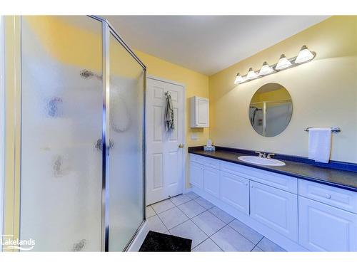 45 Pennsylvania Avenue, Wasaga Beach, ON - Indoor Photo Showing Bathroom