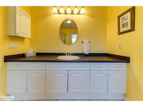 45 Pennsylvania Avenue, Wasaga Beach, ON - Indoor Photo Showing Bathroom