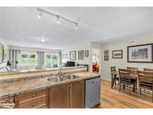 17-820 Jane Boulevard, Midland, ON - Indoor Photo Showing Kitchen With Double Sink