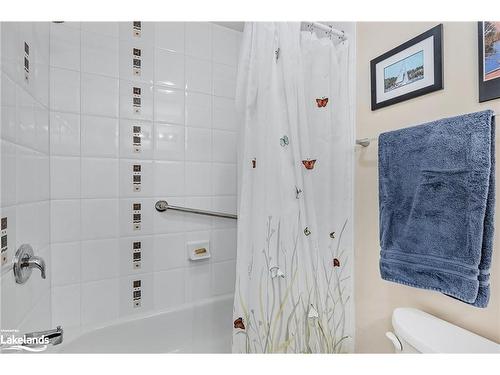 17-820 Jane Boulevard, Midland, ON - Indoor Photo Showing Bathroom