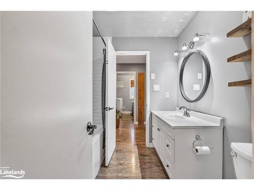 230 Christopher Street, Clearview, ON - Indoor Photo Showing Bathroom