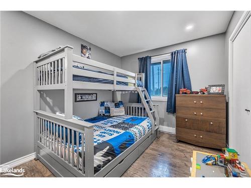 230 Christopher Street, Clearview, ON - Indoor Photo Showing Bedroom