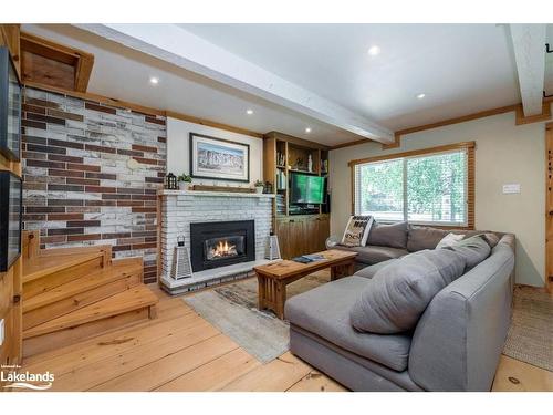 117 Martin Grove, Town Of Blue Mountains, ON - Indoor Photo Showing Living Room With Fireplace