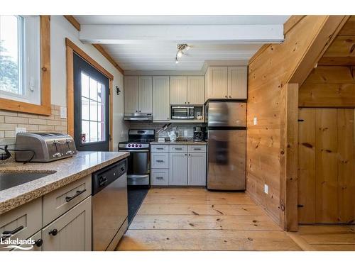 117 Martin Grove, Town Of Blue Mountains, ON - Indoor Photo Showing Kitchen