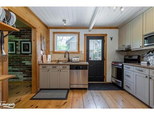 117 Martin Grove, Town Of Blue Mountains, ON - Indoor Photo Showing Kitchen