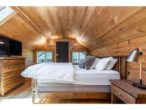 117 Martin Grove, Town Of Blue Mountains, ON - Indoor Photo Showing Bedroom