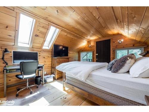 117 Martin Grove, Town Of Blue Mountains, ON - Indoor Photo Showing Bedroom