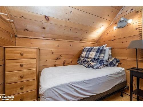 117 Martin Grove, Town Of Blue Mountains, ON - Indoor Photo Showing Bedroom