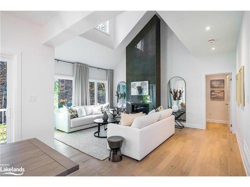 120 Schooners Lane, The Blue Mountains, ON - Indoor Photo Showing Living Room