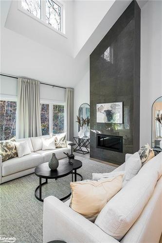 120 Schooners Lane, The Blue Mountains, ON - Indoor Photo Showing Living Room