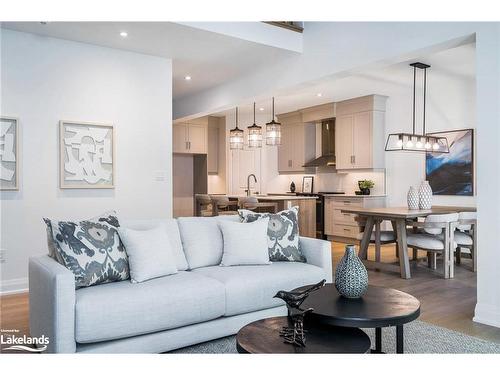 120 Schooners Lane, The Blue Mountains, ON - Indoor Photo Showing Living Room