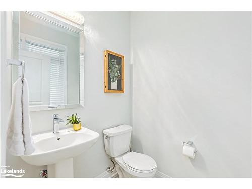 87 Mclean Avenue, Collingwood, ON - Indoor Photo Showing Bathroom