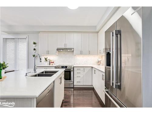 87 Mclean Avenue, Collingwood, ON - Indoor Photo Showing Kitchen With Double Sink With Upgraded Kitchen