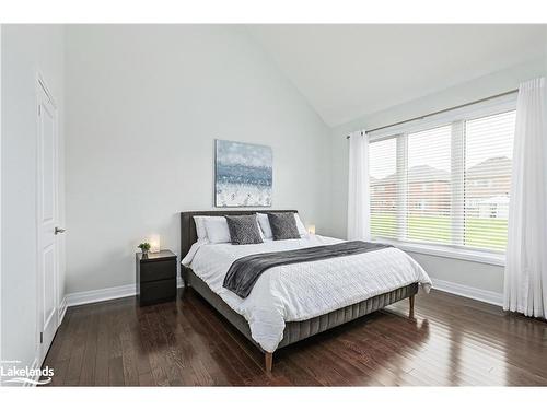 87 Mclean Avenue, Collingwood, ON - Indoor Photo Showing Bedroom