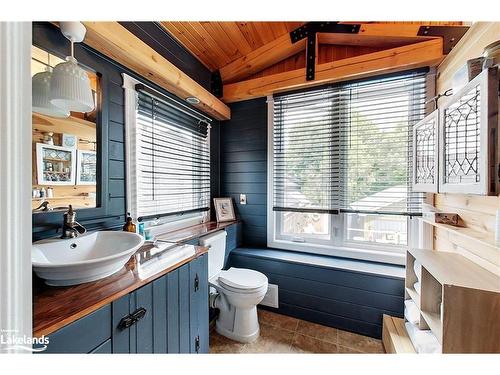 32 Nelson Street E, Meaford Municipality, ON - Indoor Photo Showing Bathroom