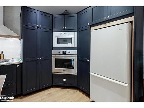 32 Nelson Street E, Meaford Municipality, ON - Indoor Photo Showing Kitchen