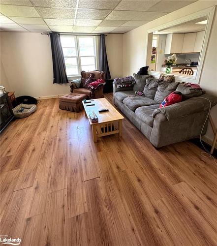 930 First Street S, Gravenhurst, ON - Indoor Photo Showing Living Room