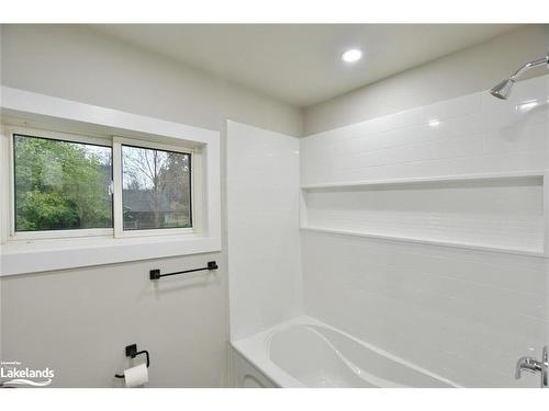 85 Huron Street, Collingwood, ON - Indoor Photo Showing Bathroom