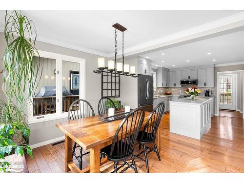 125 Pioneer Lane, The Blue Mountains, ON - Indoor Photo Showing Dining Room