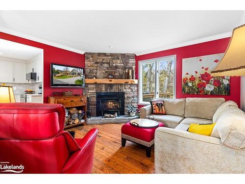 125 Pioneer Lane, The Blue Mountains, ON - Indoor Photo Showing Living Room With Fireplace