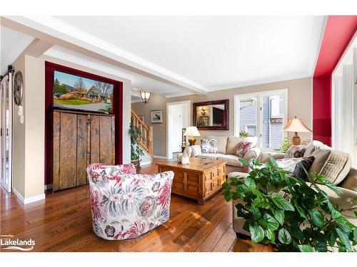 125 Pioneer Lane, The Blue Mountains, ON - Indoor Photo Showing Living Room