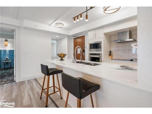 6415-6417-9 Harbour Street, Collingwood, ON - Indoor Photo Showing Kitchen With Double Sink With Upgraded Kitchen