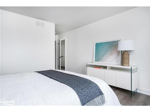 253 Jackson Street E, Durham, ON - Indoor Photo Showing Bedroom