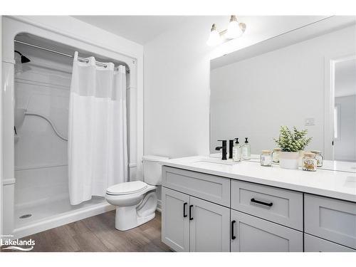 253 Jackson Street E, Durham, ON - Indoor Photo Showing Bathroom