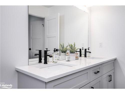 253 Jackson Street E, Durham, ON - Indoor Photo Showing Bathroom