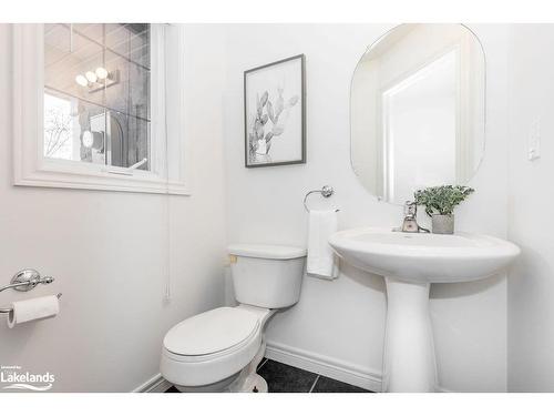 49 Barr Street, Collingwood, ON - Indoor Photo Showing Bathroom