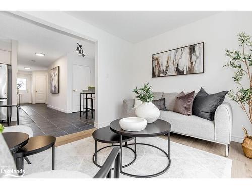 49 Barr Street, Collingwood, ON - Indoor Photo Showing Living Room