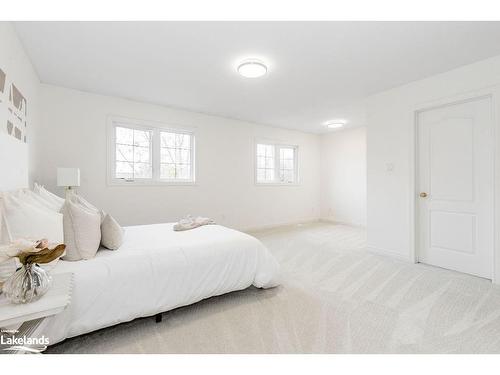 49 Barr Street, Collingwood, ON - Indoor Photo Showing Bedroom