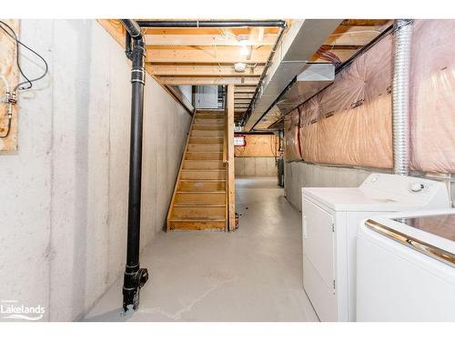 49 Barr Street, Collingwood, ON - Indoor Photo Showing Laundry Room